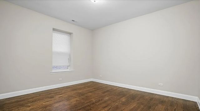 4530 S Michigan Avenue 3, Chicago, IL 60653