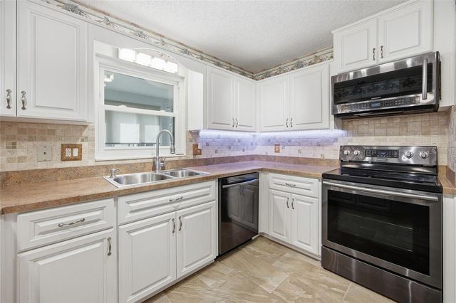 8350 SW 93RD LANE D, Ocala, FL 34481