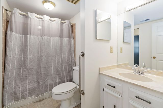 395 Redding Road 114, Lexington, KY 40517