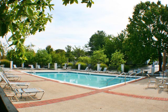 395 Redding Road 114, Lexington, KY 40517