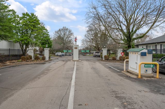 395 Redding Road 114, Lexington, KY 40517