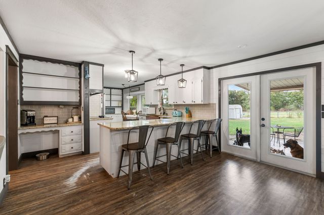 214 De La Cruz Street, Weatherford, TX 76085