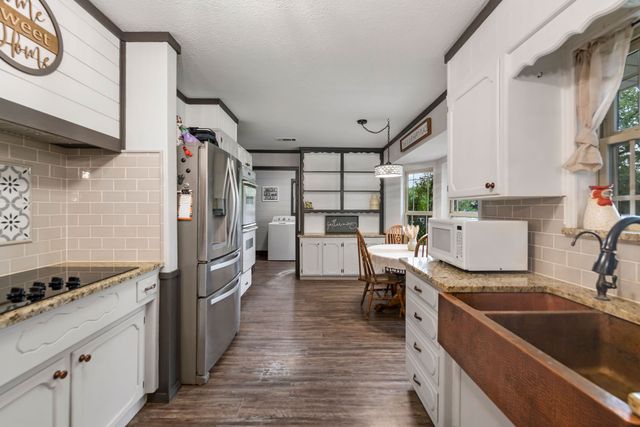 214 De La Cruz Street, Weatherford, TX 76085