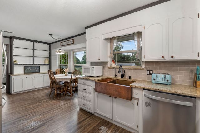 214 De La Cruz Street, Weatherford, TX 76085