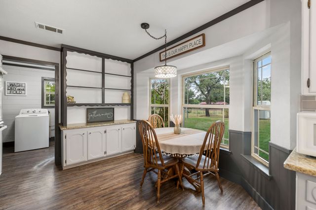 214 De La Cruz Street, Weatherford, TX 76085