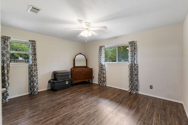 214 De La Cruz Street, Weatherford, TX 76085