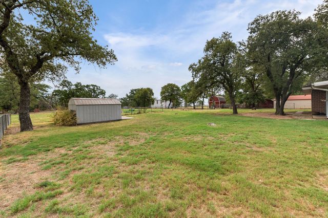 214 De La Cruz Street, Weatherford, TX 76085
