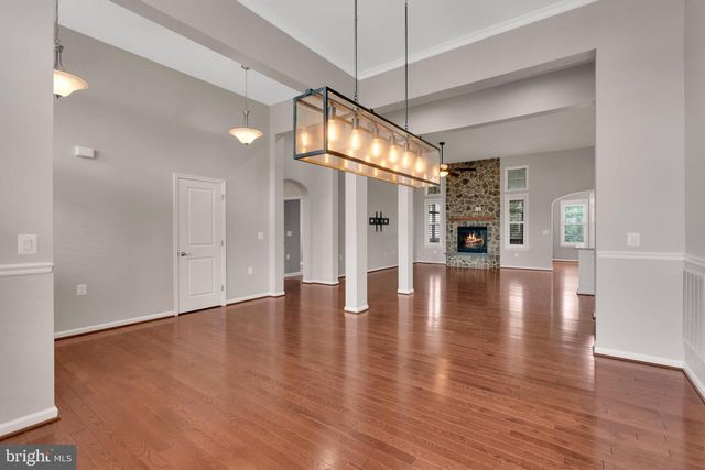 63 POTOMAC CROSSING ST, Charles Town, WV 25414