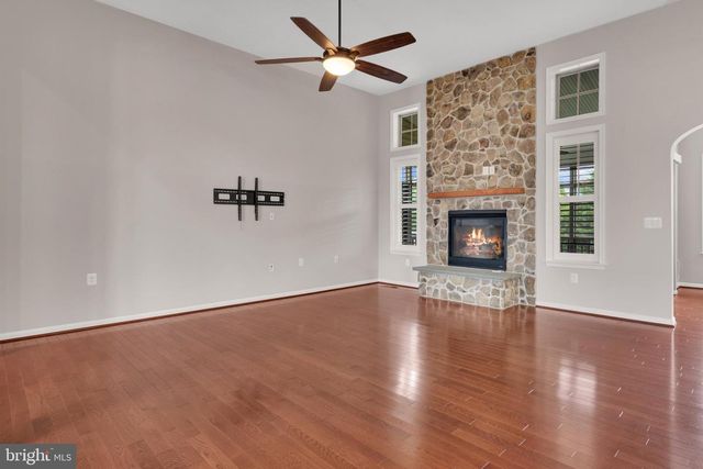 63 POTOMAC CROSSING ST, Charles Town, WV 25414