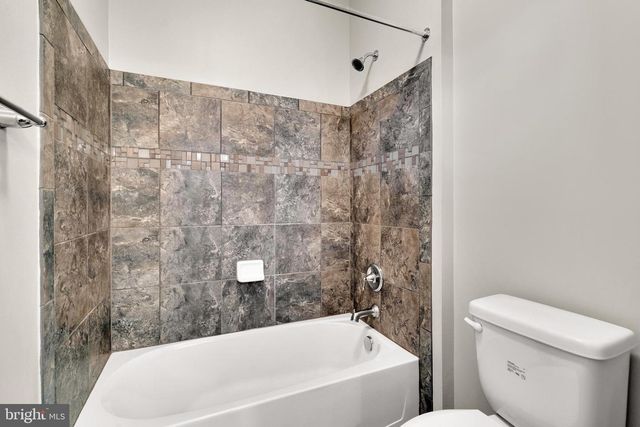 63 POTOMAC CROSSING ST, Charles Town, WV 25414