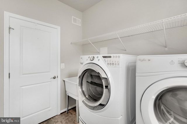 63 POTOMAC CROSSING ST, Charles Town, WV 25414