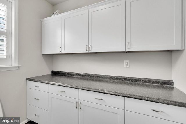 63 POTOMAC CROSSING ST, Charles Town, WV 25414