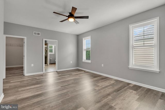 63 POTOMAC CROSSING ST, Charles Town, WV 25414