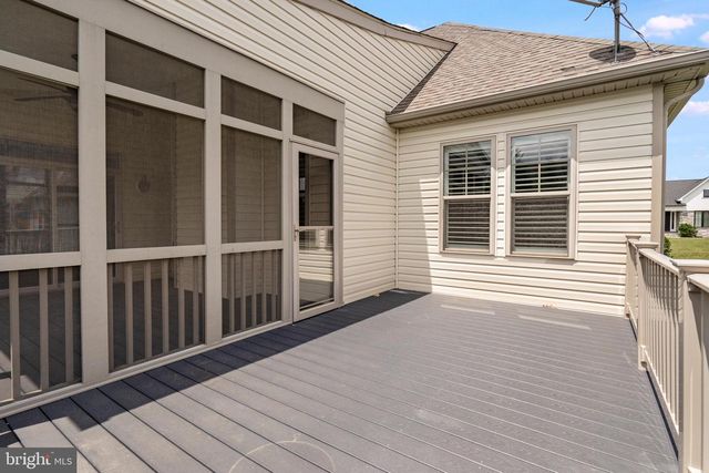 63 POTOMAC CROSSING ST, Charles Town, WV 25414