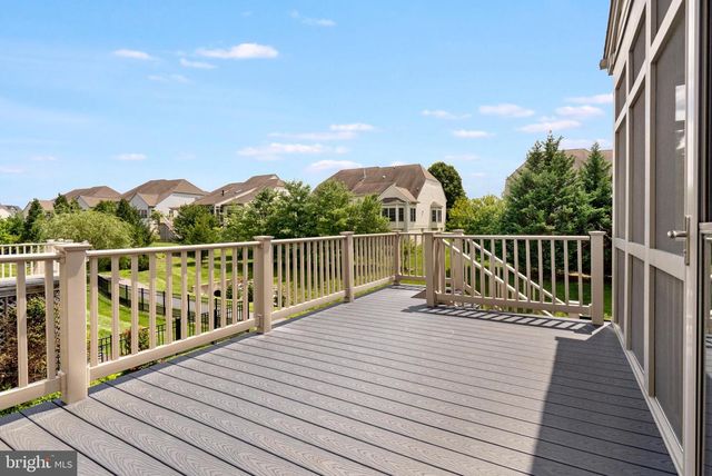 63 POTOMAC CROSSING ST, Charles Town, WV 25414