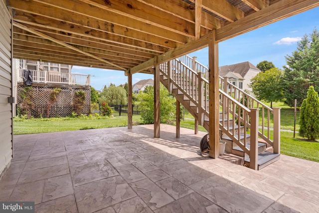 63 POTOMAC CROSSING ST, Charles Town, WV 25414