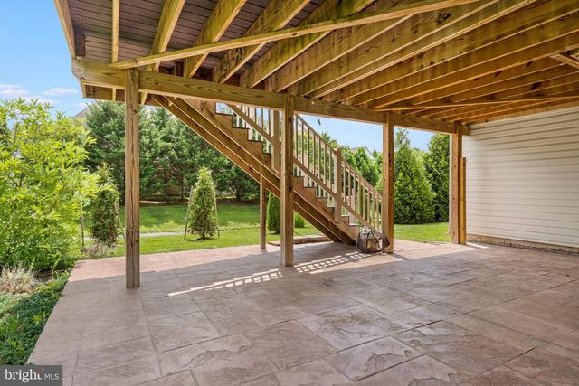 63 POTOMAC CROSSING ST, Charles Town, WV 25414