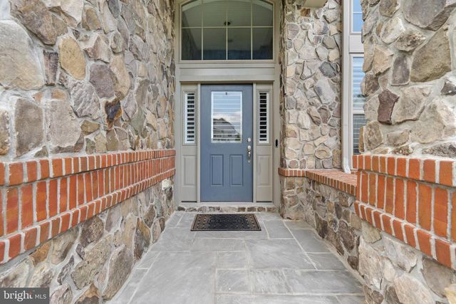 63 POTOMAC CROSSING ST, Charles Town, WV 25414