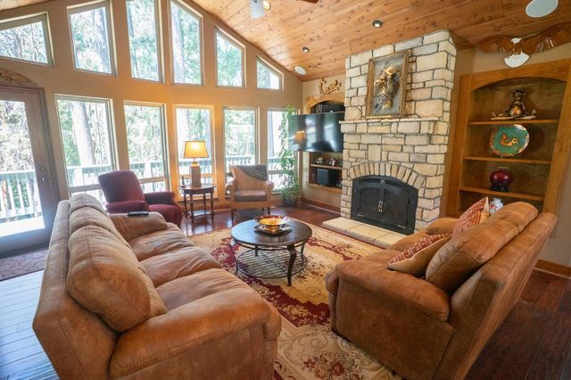 26035 Meadow Dr, Pioneer, CA 95666