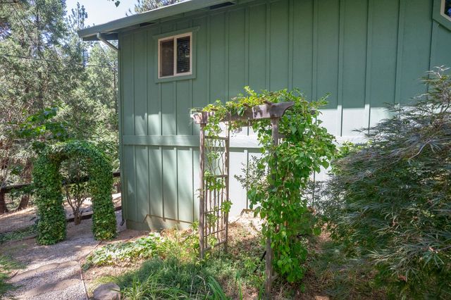 26035 Meadow Dr, Pioneer, CA 95666
