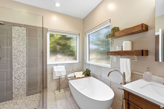 2034 W MERIDIES DR, South Jordan, UT 84095