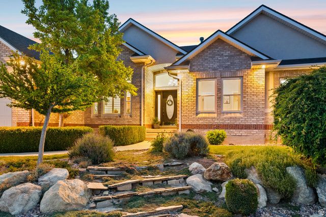 2034 W MERIDIES DR, South Jordan, UT 84095