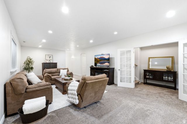 2034 W MERIDIES DR, South Jordan, UT 84095