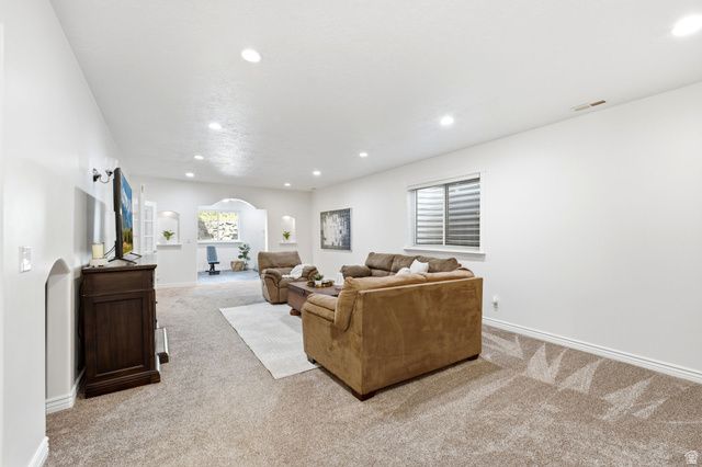 2034 W MERIDIES DR, South Jordan, UT 84095