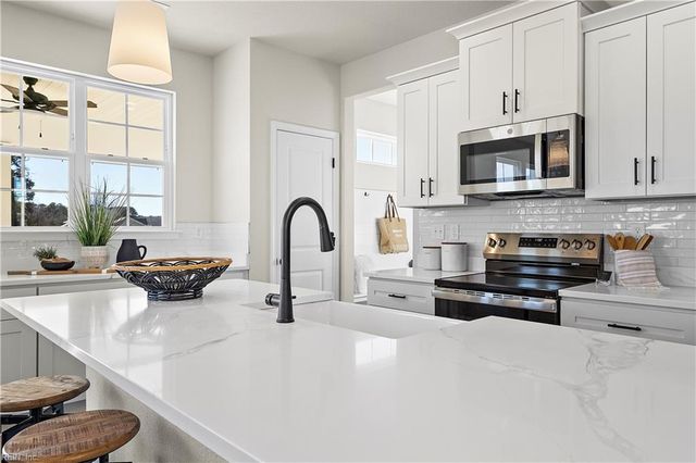 204 Strawberry Acres DR, Elizabeth City, NC 27909