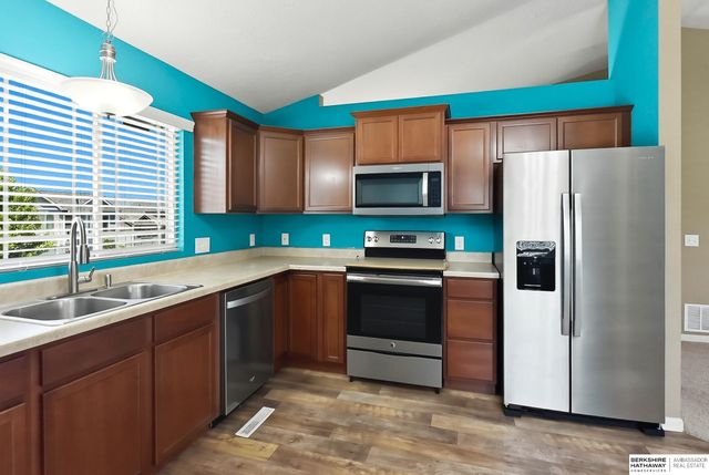 14555 Gilder Avenue, Bennington, NE 68007
