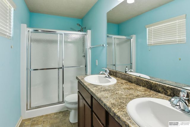 14555 Gilder Avenue, Bennington, NE 68007