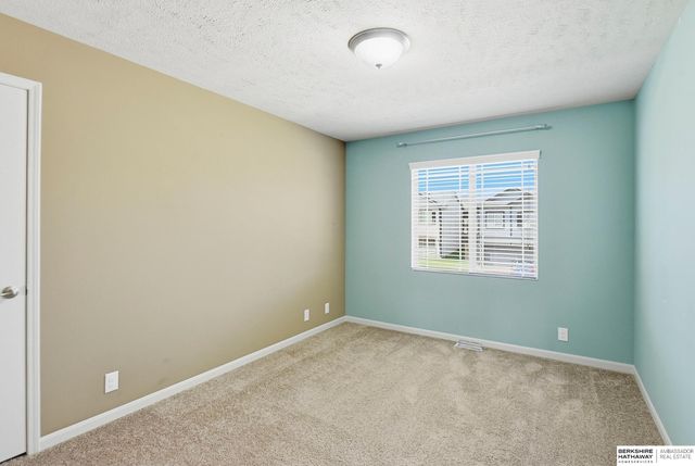 14555 Gilder Avenue, Bennington, NE 68007