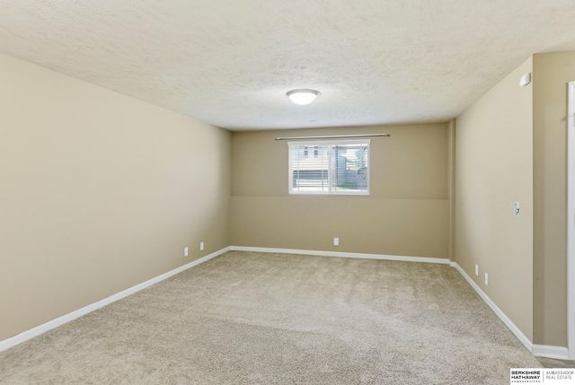 14555 Gilder Avenue, Bennington, NE 68007