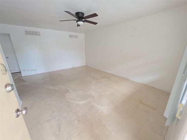 45 E 11th St 15, Hialeah, FL 33010
