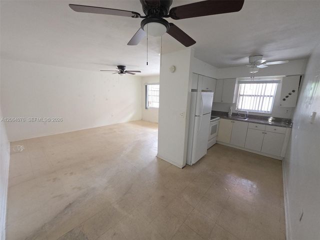 45 E 11th St 15, Hialeah, FL 33010