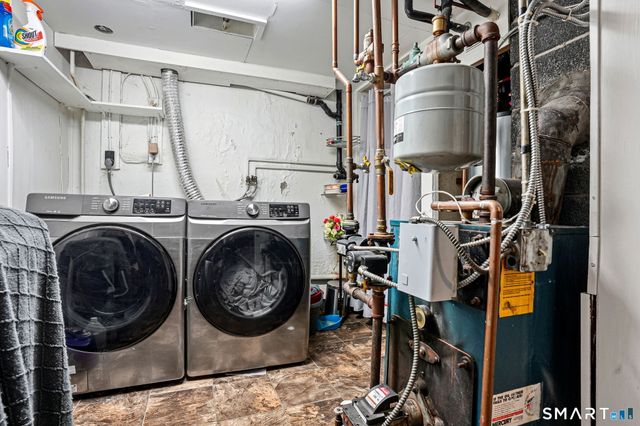 7 Newport Drive, Waterbury, CT 06705