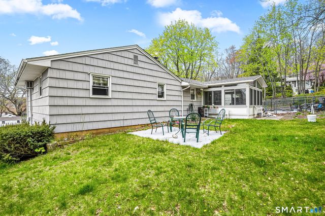 7 Newport Drive, Waterbury, CT 06705