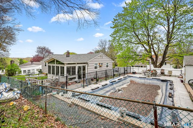 7 Newport Drive, Waterbury, CT 06705