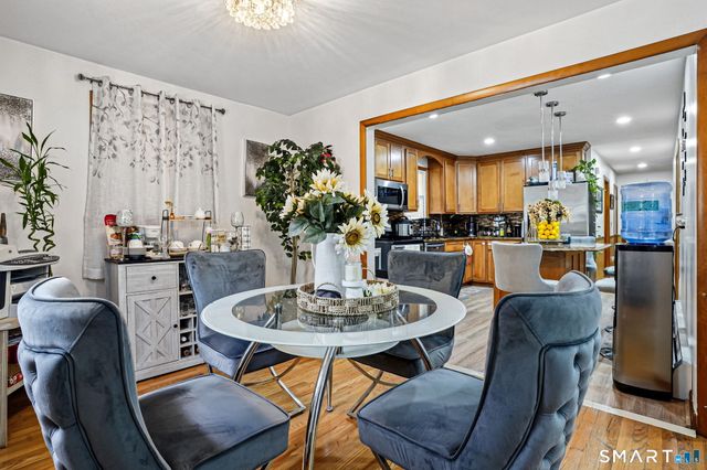 7 Newport Drive, Waterbury, CT 06705