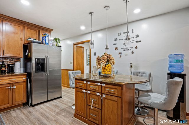 7 Newport Drive, Waterbury, CT 06705