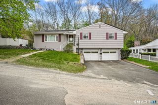 7 Newport Drive, Waterbury, CT 06705