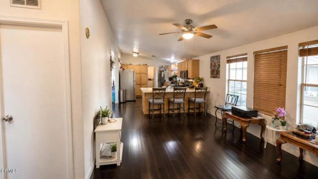 211 Calle de La Rosa 211, Camarillo, CA 93012