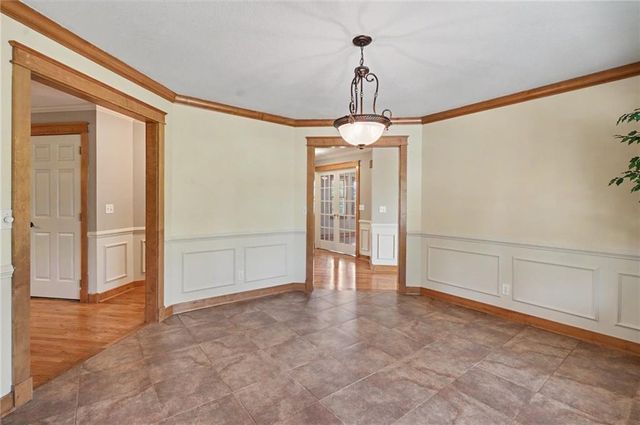 618 E 1714 Road, Baldwin City, KS 66006