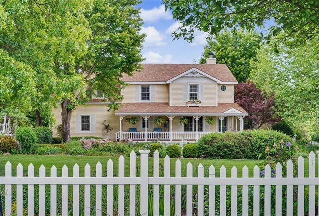 618 E 1714 Road, Baldwin City, KS 66006