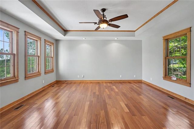 618 E 1714 Road, Baldwin City, KS 66006