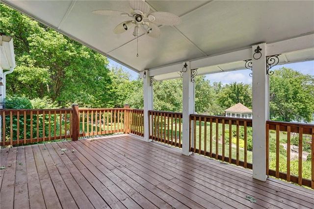 618 E 1714 Road, Baldwin City, KS 66006