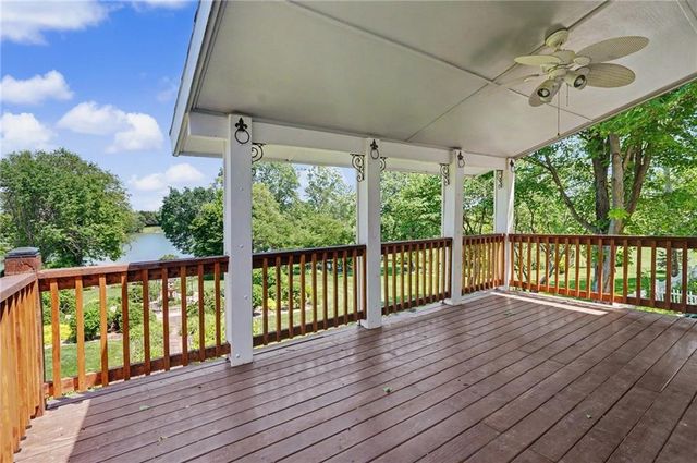 618 E 1714 Road, Baldwin City, KS 66006