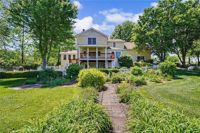 618 E 1714 Road, Baldwin City, KS 66006
