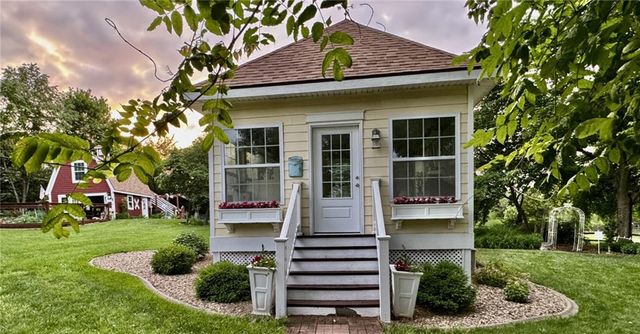 618 E 1714 Road, Baldwin City, KS 66006