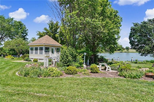 618 E 1714 Road, Baldwin City, KS 66006